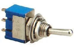 מפסק מיתוג ON/OFF/ON - SPDT