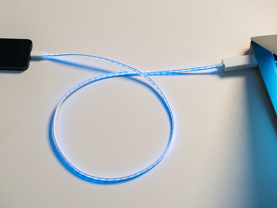 Flowing Effect iOS Lightning Cable - White w/Aqua EL