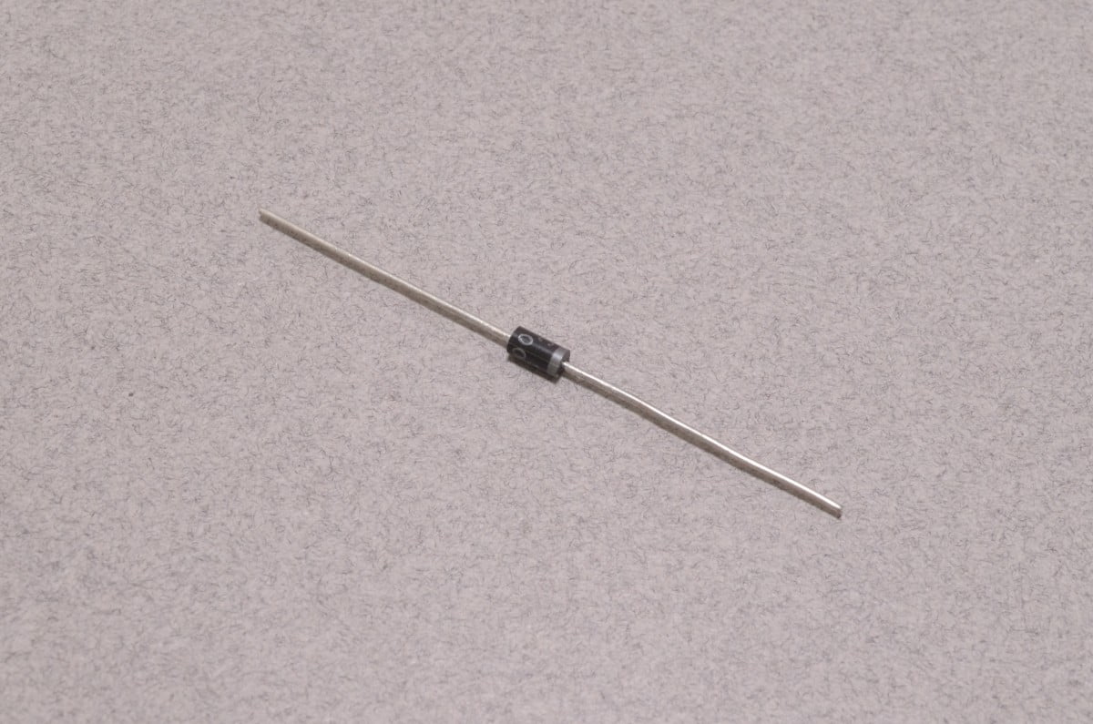 1N4007 Diode – 1A 1000V