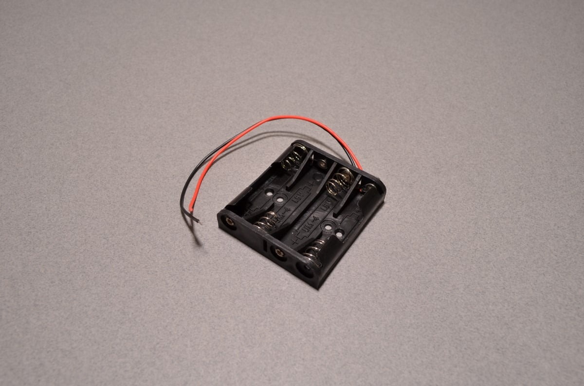 4 x AAA Battery Case