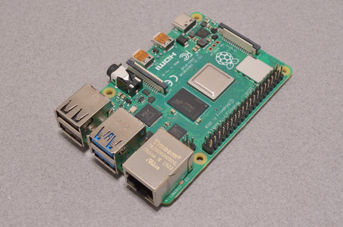 Raspberry Pi 4 - 1GB RAM