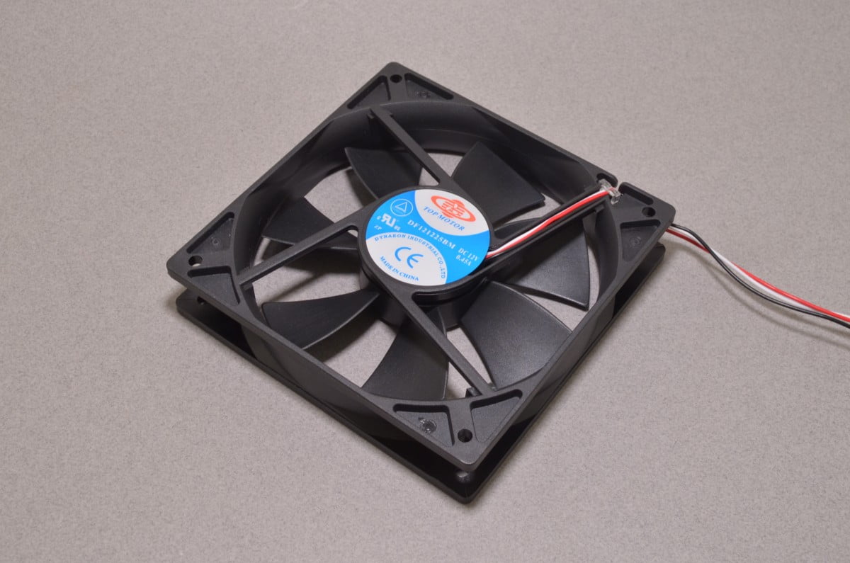 12V Brushless DC Cooling Fan – 120mm