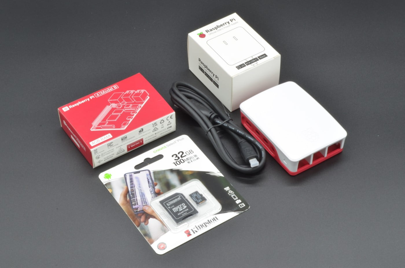 Raspberry Pi 4 – 4GB Deluxe Starter Kit