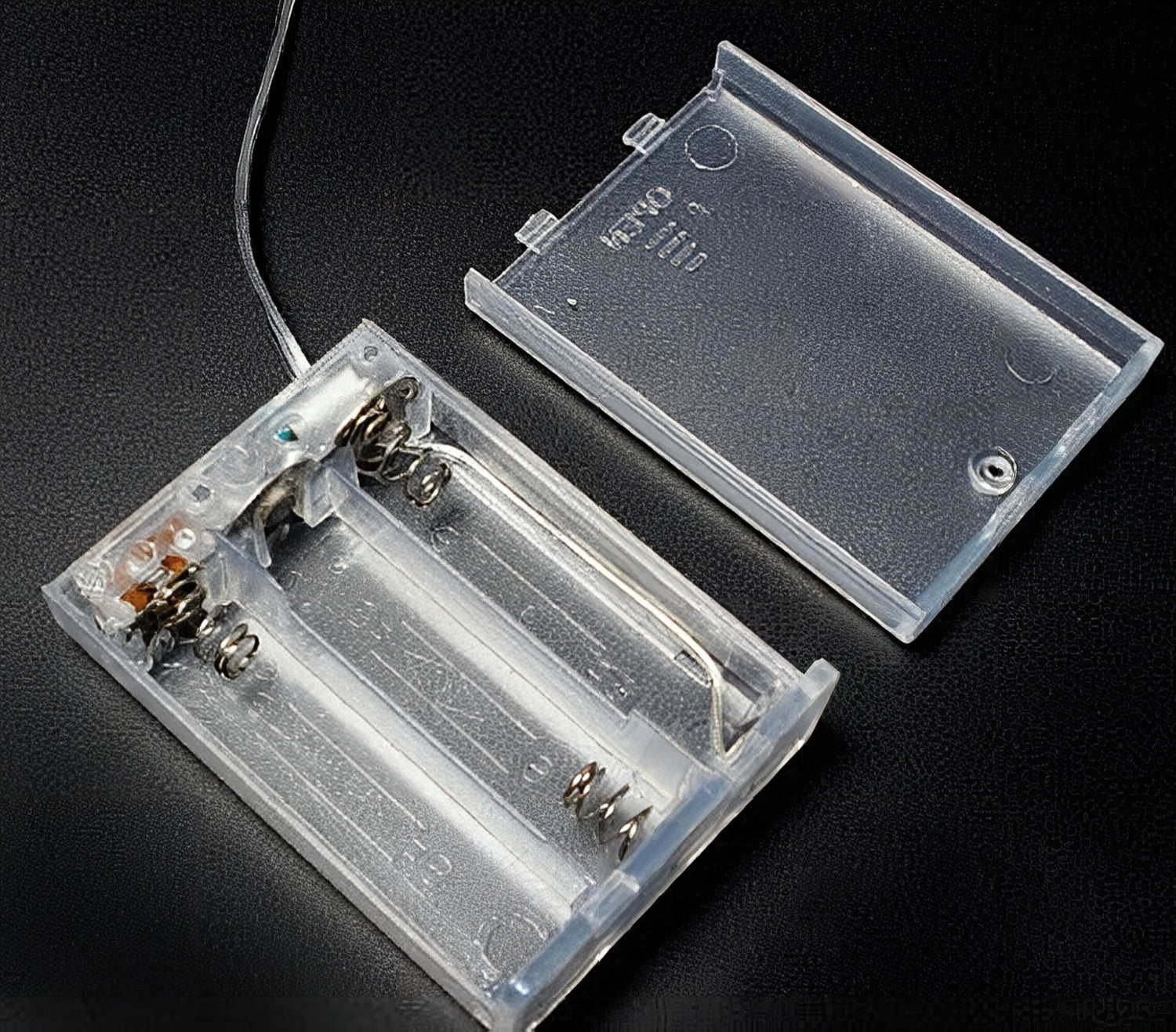 3xAA Battery Holder w/ Switch - 4.5V Output Lead
