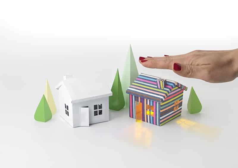 Glowing house set voltage village