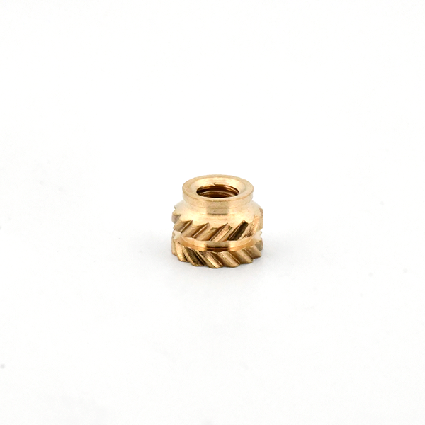 Draadinzetstuk M4 * 4 * 6 mm