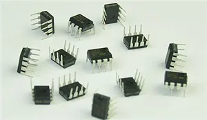 AT24C32 IC (LCD Storage Chip; EEPROM Memory)