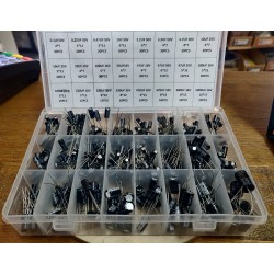 Assortiment de 500 condensateurs électrochimiques
