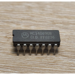 Comparateur CMOS MC14069UB