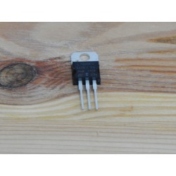 Régulateur de tension L7805CV - TO 220
