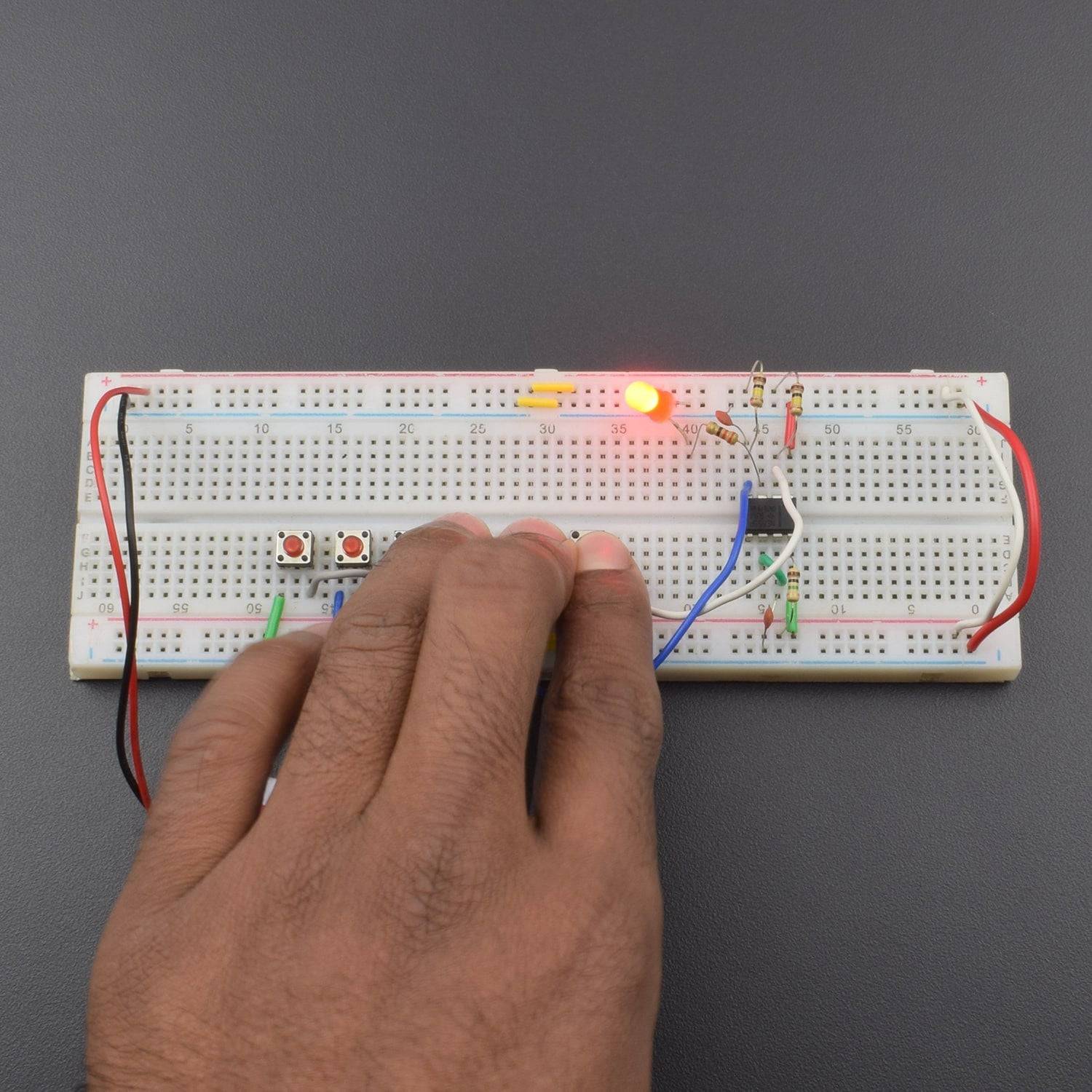 Make an Electronic Code Locker using 555 Timer IC - KT951