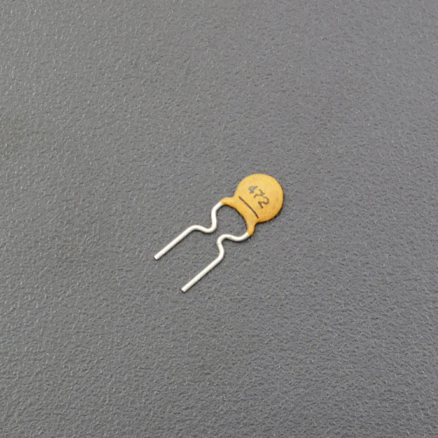 472 PF Ceramic Capacitor - RS820