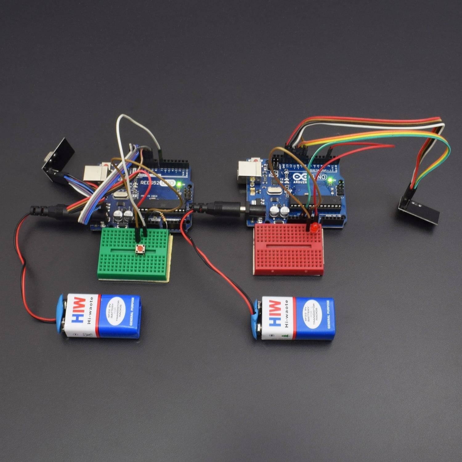 Wireless remote using 2.4 GHz NRF24L01 Simple tutorial using NRF24L01 and Arduino uno - KT988